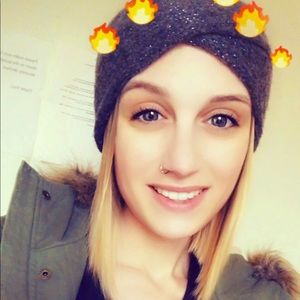 Meet your Posher, Brittney